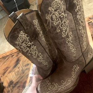 Cowgirl boots brand new high quality